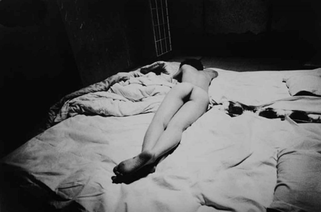 Yoko araki naked on bed